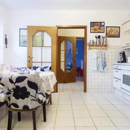 Appartamento Nice In With 2 Bedrooms And Wifi Karlshausen
