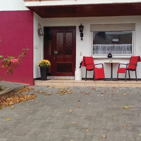 Nice In With 2 Bedrooms And Wifi Karlshausen